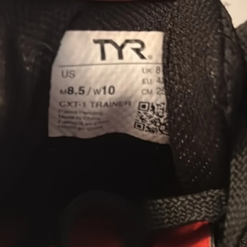 TYR CXT-1 Trainers Gym Shoes Athletic Sneakers Black Red Gum Sole Sz 10 - Picture 8 of 9